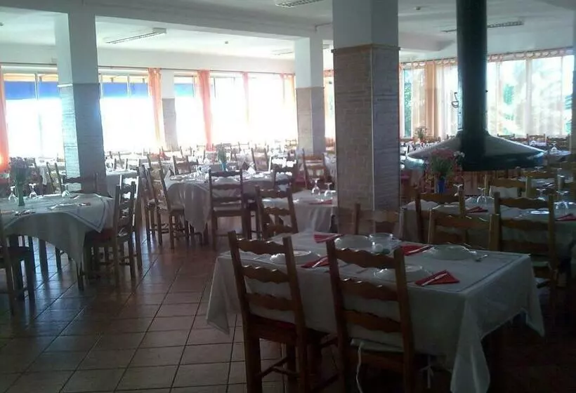 ペンション Nefama Pensao