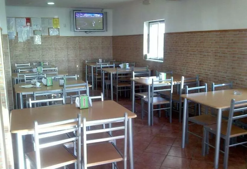 ペンション Nefama Pensao