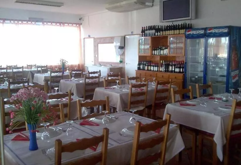 ペンション Nefama Pensao