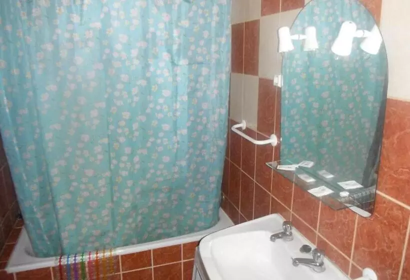 ペンション Nefama Pensao