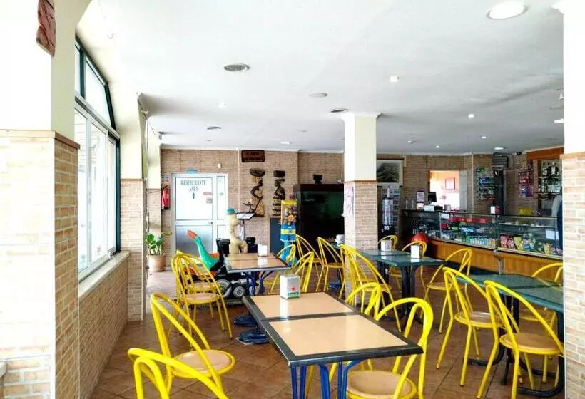 ペンション Nefama Pensao