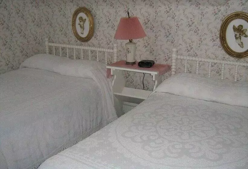 Retkeilymaja The Olde Village Inn