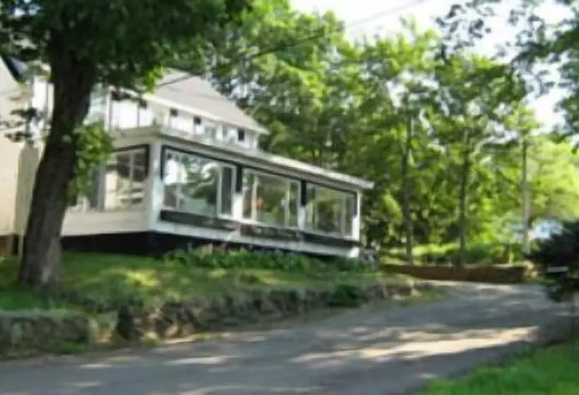 Retkeilymaja The Olde Village Inn