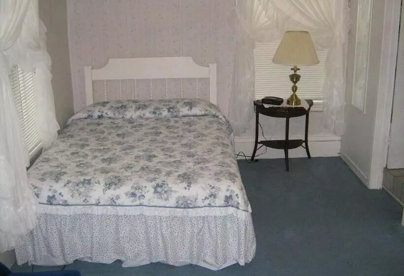 Retkeilymaja The Olde Village Inn