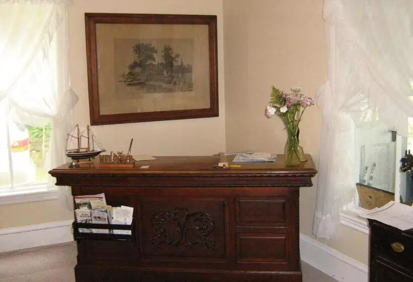 Retkeilymaja The Olde Village Inn