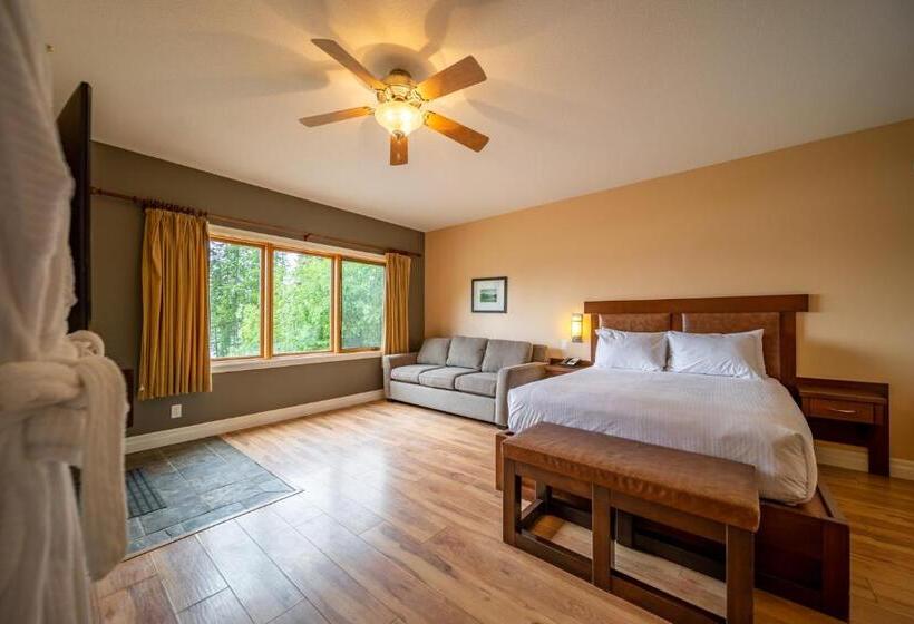 Halcyon Hot Springs Resort