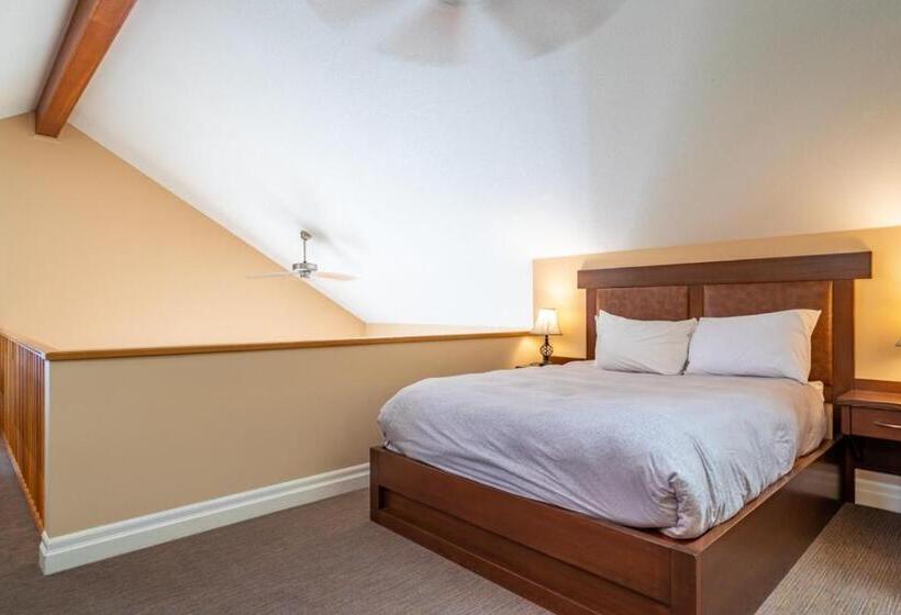 Halcyon Hot Springs Resort