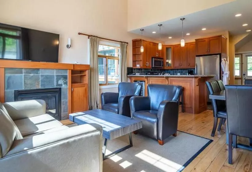 Halcyon Hot Springs Resort