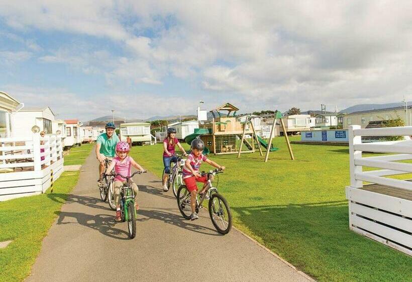 리조트 White Tower Holiday Park