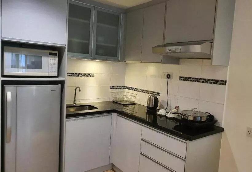 ホテル Crown Regency Serviced Suites