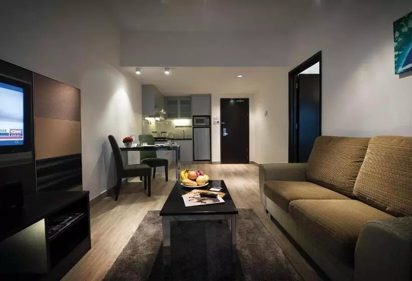 ホテル Crown Regency Serviced Suites