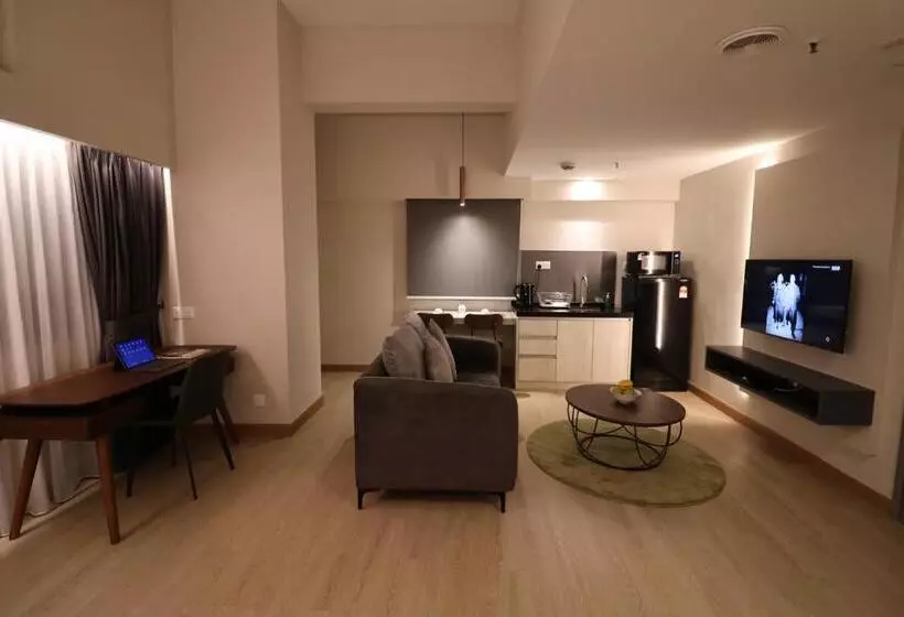 ホテル Crown Regency Serviced Suites