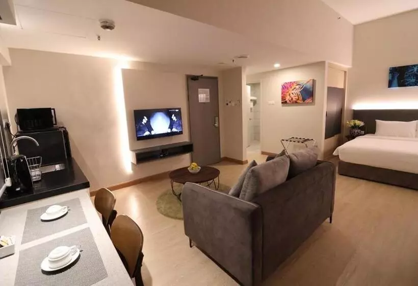 ホテル Crown Regency Serviced Suites