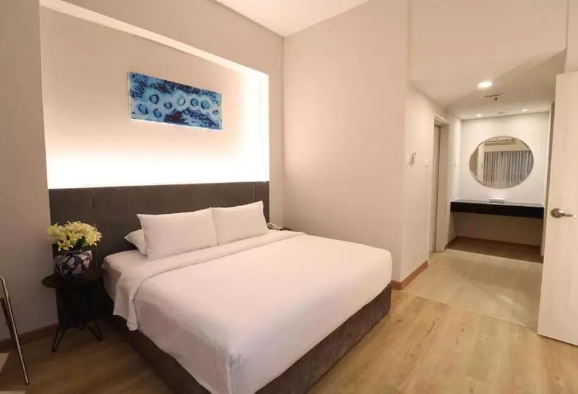 ホテル Crown Regency Serviced Suites