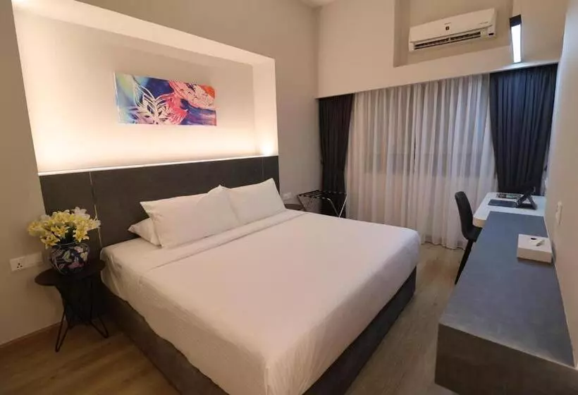 ホテル Crown Regency Serviced Suites