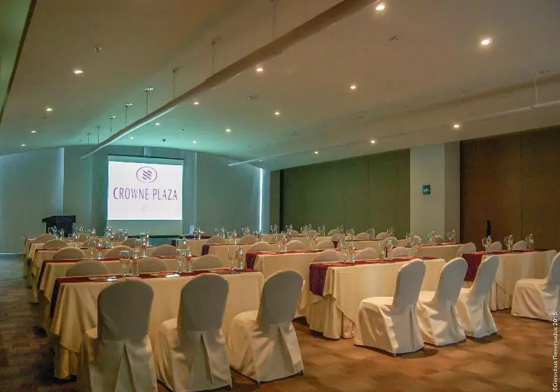 בית מלון כפרי Crowne Plaza Leon, An Ihg