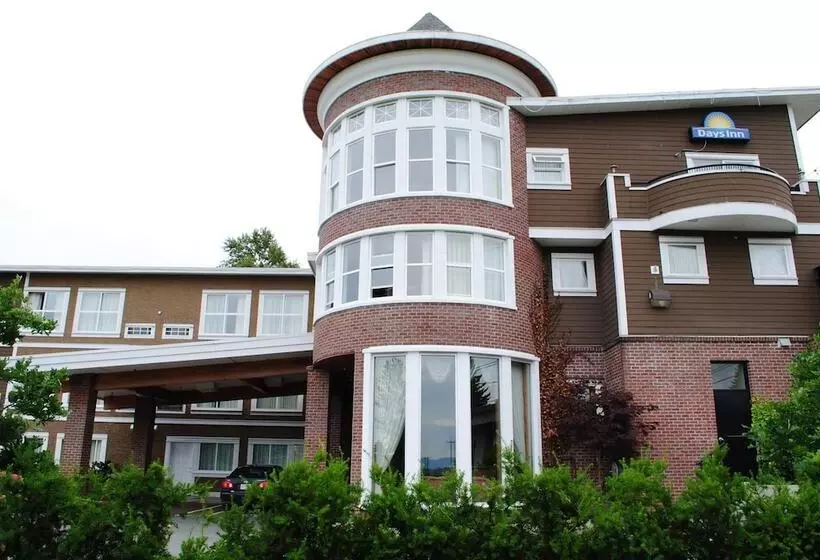 호텔 Days Inn By Wyndham Surrey