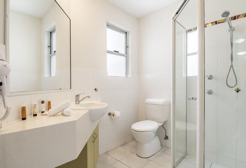 בית מלון כפרי Eco Beach Resort