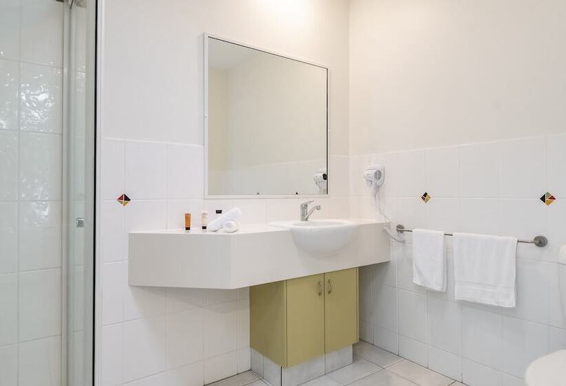 בית מלון כפרי Eco Beach Resort