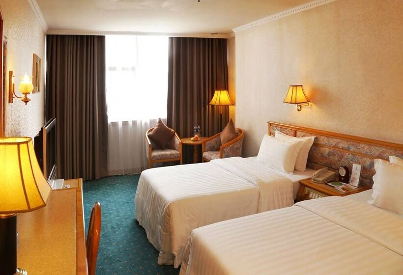 فندق Golden City