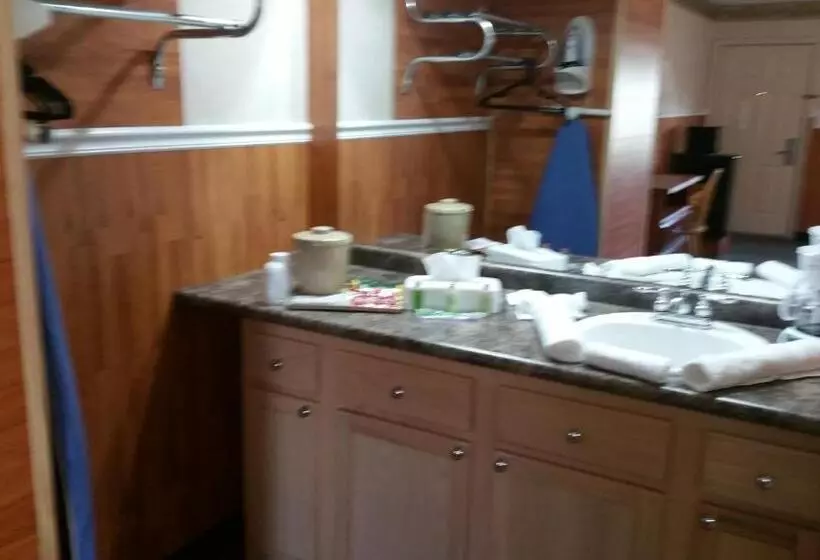 Отель Hallmarc Inn & Suites Of West Memphis