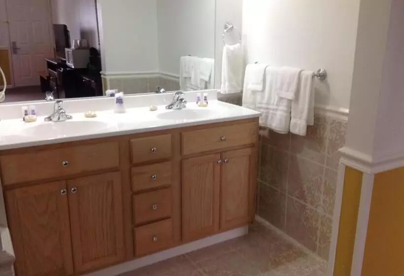 Отель Hallmarc Inn & Suites Of West Memphis