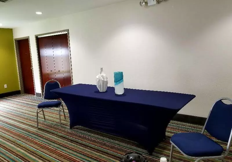 Holiday Inn Express Hotel & Suites Mebane, An Ihg