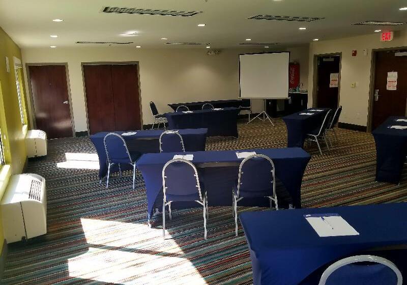 Holiday Inn Express Hotel & Suites Mebane, An Ihg