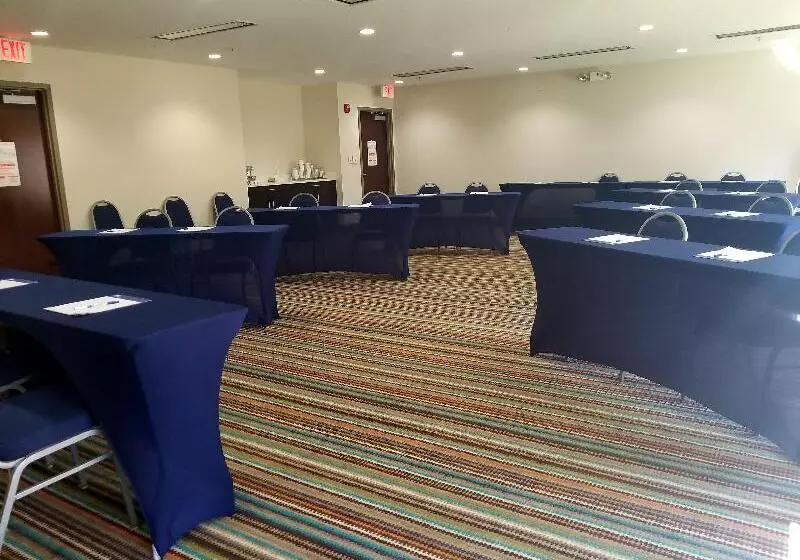 Holiday Inn Express Hotel & Suites Mebane, An Ihg