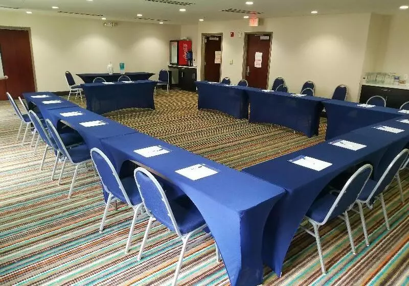 Holiday Inn Express Hotel & Suites Mebane, An Ihg