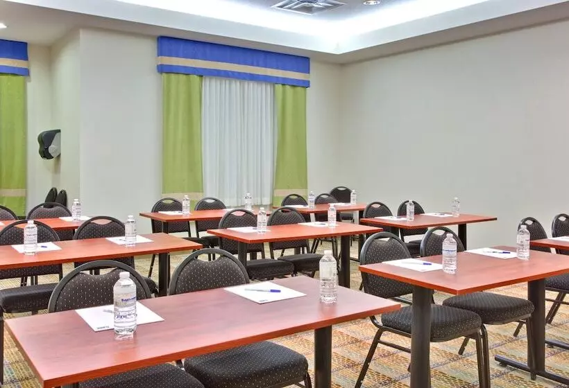 Holiday Inn Express Hotel & Suites Edmonton South, An Ihg