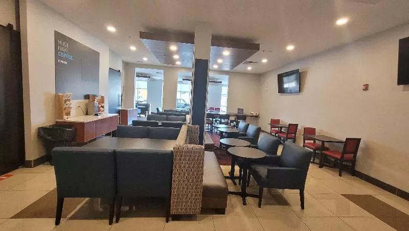 Holiday Inn Express Hotel & Suites Edmonton South, An Ihg
