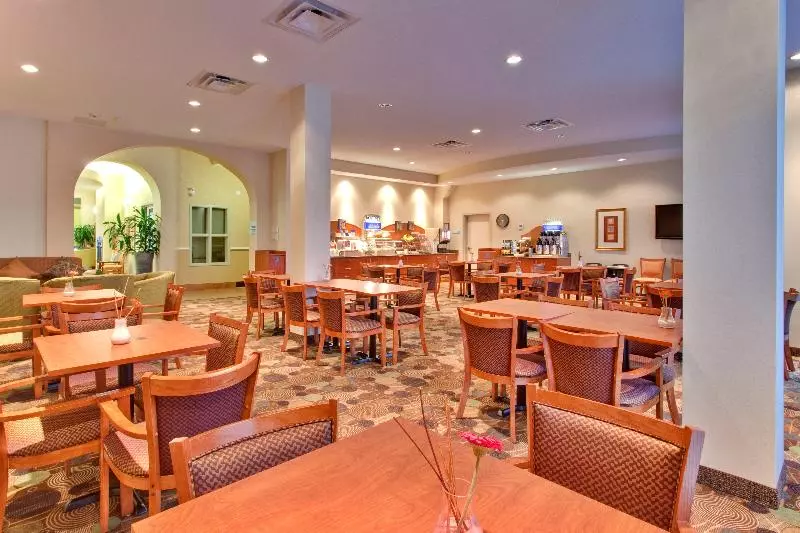 Holiday Inn Express Hotel & Suites Edmonton South, An Ihg