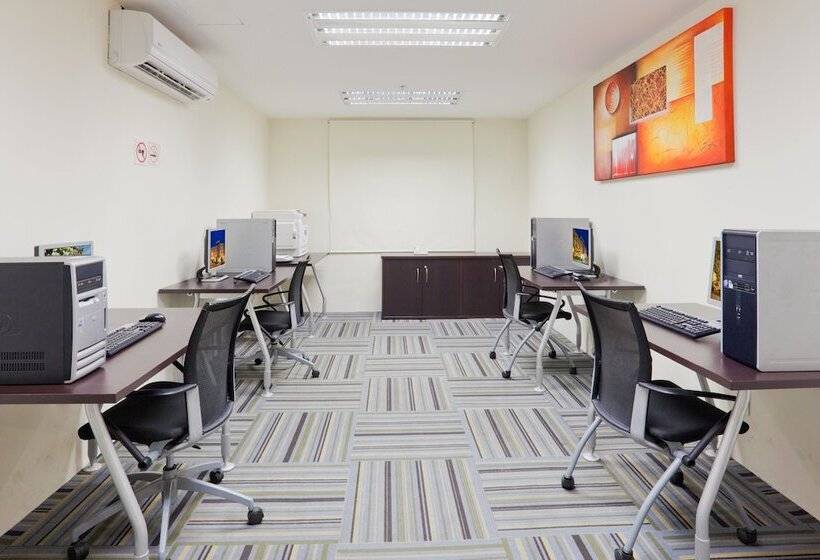 호텔 Holiday Inn Express Ciudad Del Carmen, An Ihg