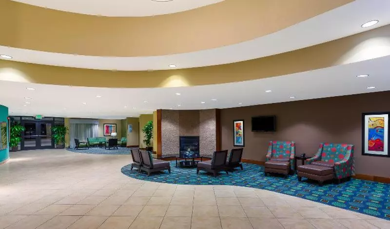 בית מלון כפרי Holiday Inn Express Surprise, An Ihg