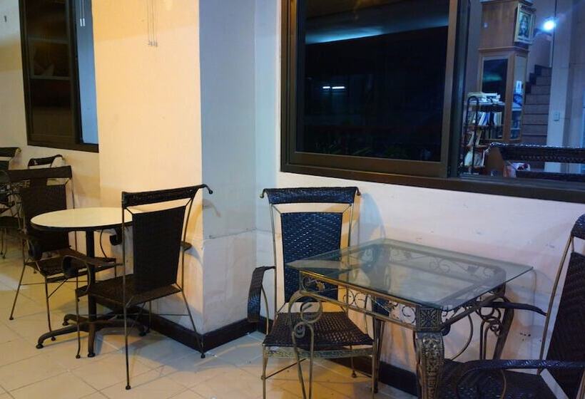 בית מלון כפרי Huahin Euro City