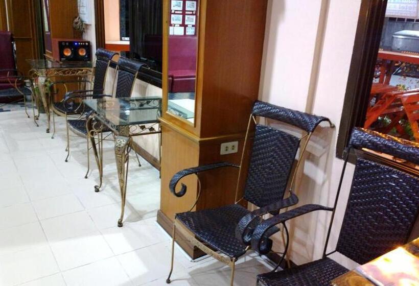 בית מלון כפרי Huahin Euro City