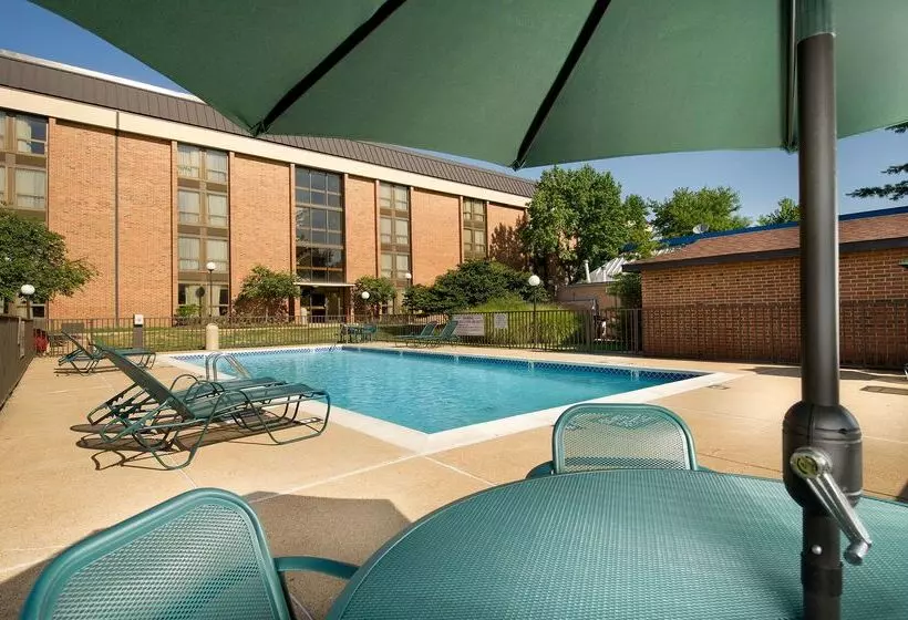 Szálloda Pear Tree Inn St Louis Airport