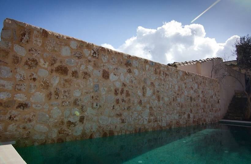 田舎風ホテル Petit Hotel Algaida