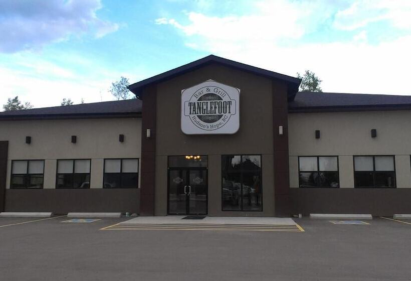 Отель Sigma Inn & Suites Hudson's Hope