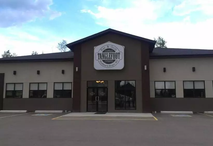 בית מלון כפרי Sigma Inn & Suites Hudson's Hope