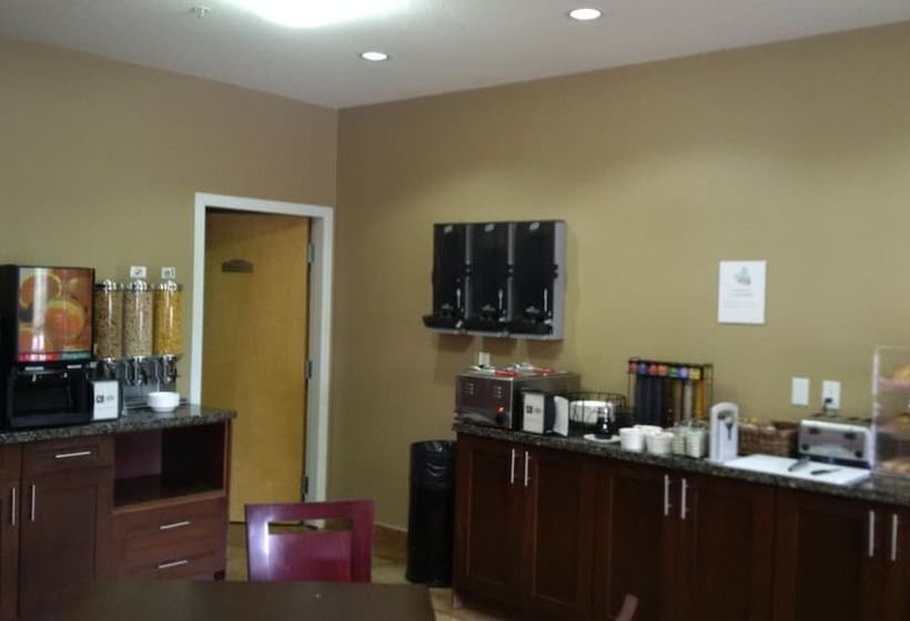 Отель Sigma Inn & Suites Hudson's Hope