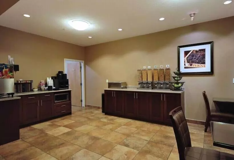 בית מלון כפרי Sigma Inn & Suites Hudson's Hope