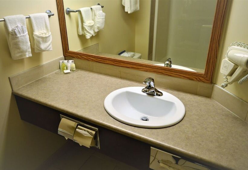 Отель Sigma Inn & Suites Hudson's Hope