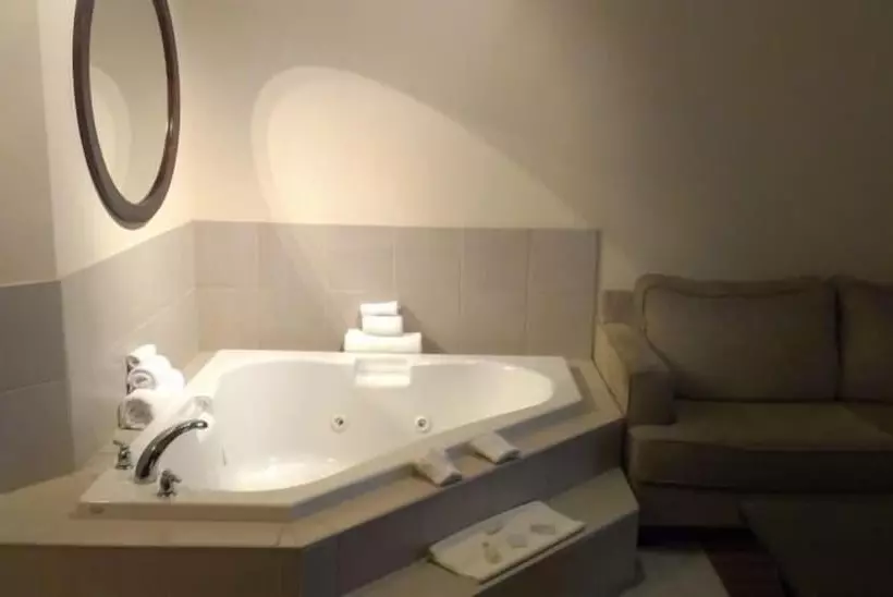 בית מלון כפרי Sigma Inn & Suites Hudson's Hope