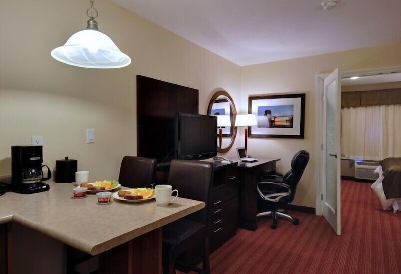 Отель Sigma Inn & Suites Hudson's Hope