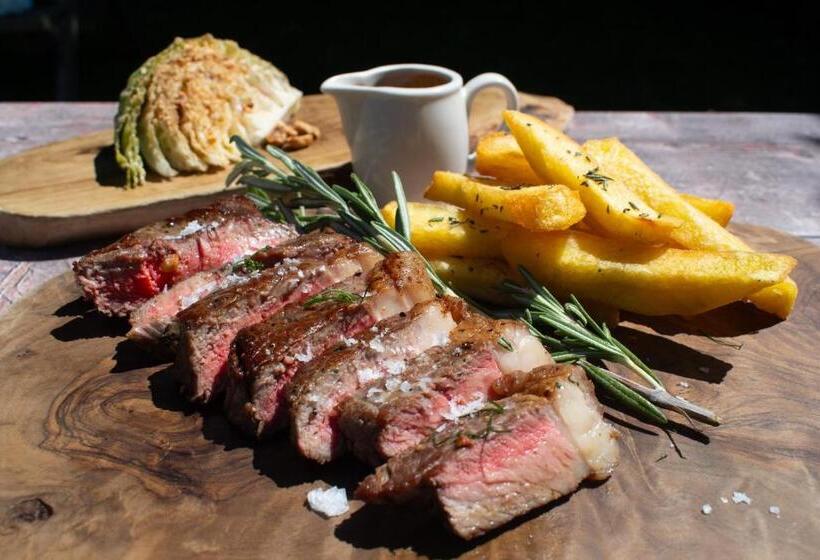 ホテル The Acorn Inn