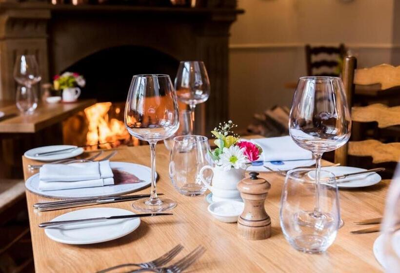 ホテル The Acorn Inn