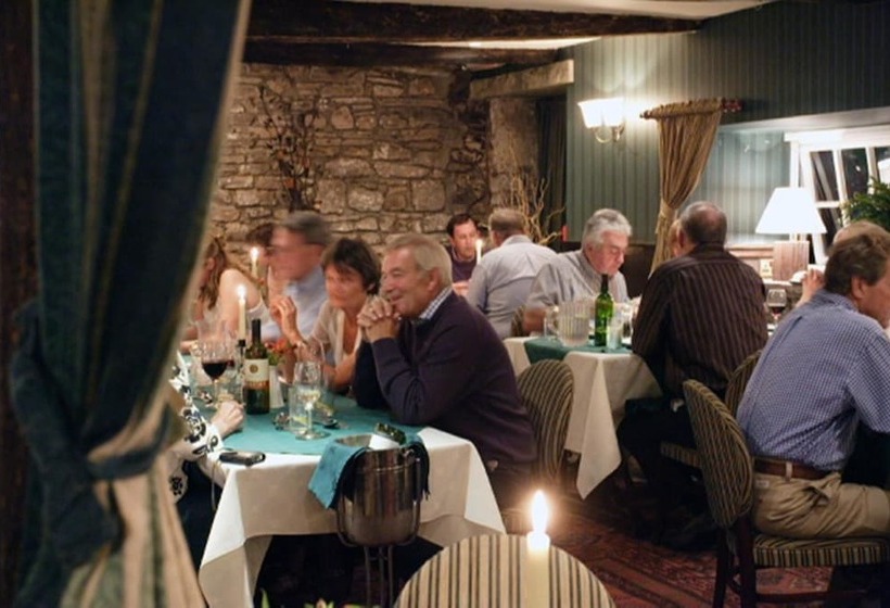 ホテル Bear Crickhowell