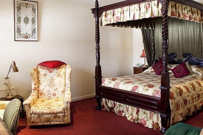 ホテル Bear Crickhowell